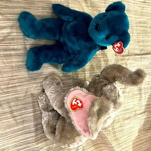 Two large beanie babies from the 2000